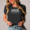 Camping – Wo Pipi machen zum Abenteuer wird | Lustiges Damen Camper Shirt – Vorderansicht