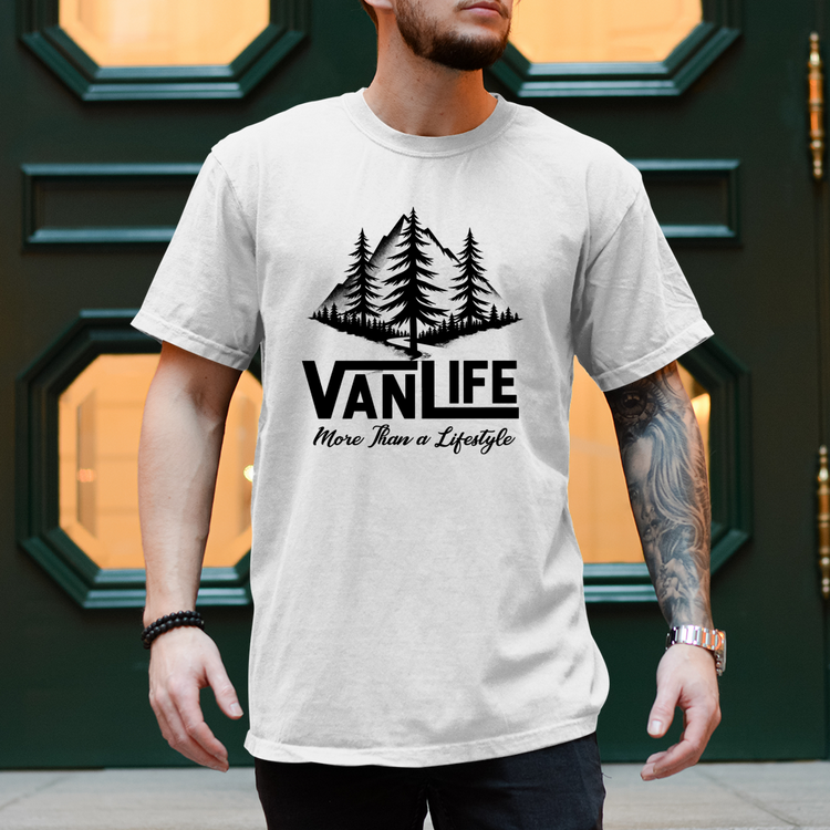 „Vanlife – More than a Lifestyle“ Abenteuer-Shirt! – Vorderansicht