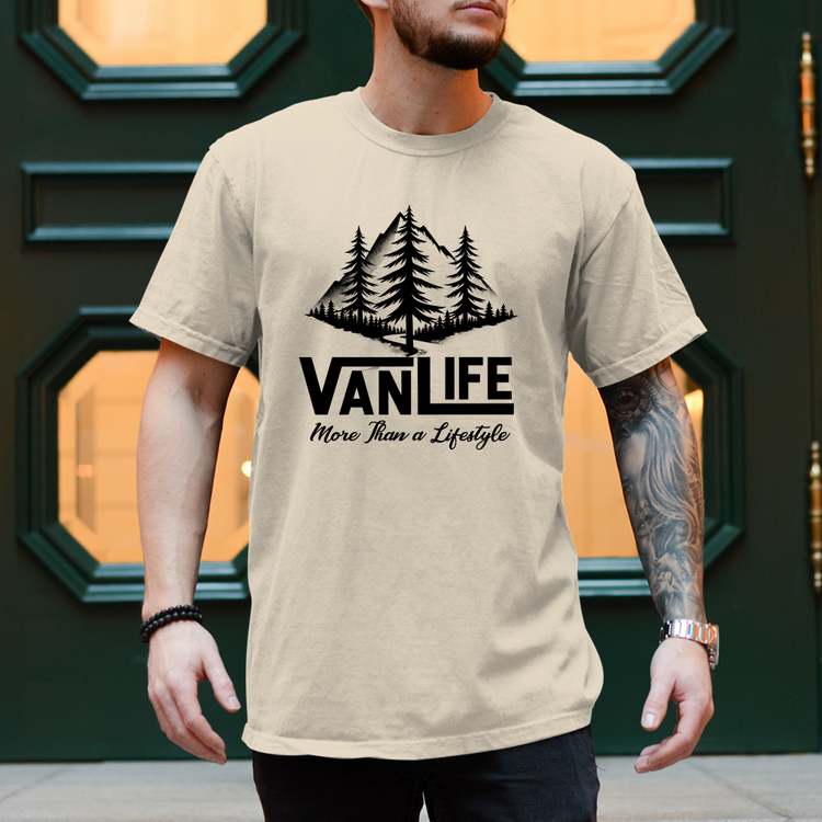 „Vanlife – More than a Lifestyle“ Abenteuer-Shirt! – Vorderansicht