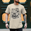 Camper-T-Shirt „More Than a Lifestyle“ – Retro Van, Palmen & Surfboard Design – Vorderansicht