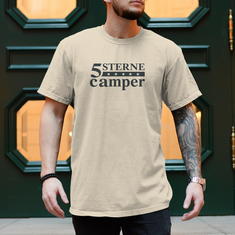 Camper-T-Shirt: 5 Sterne Camper – Vorderansicht