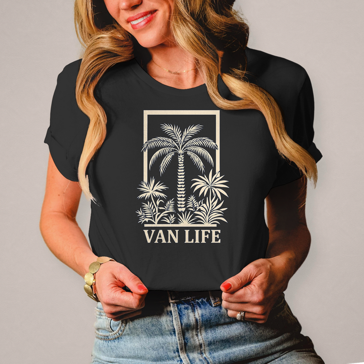 Damen Vanlife Shirt: Mit Palmen Motiv – Campervan Freiheit, Roadtrip & Abenteuer – Vorderansicht
