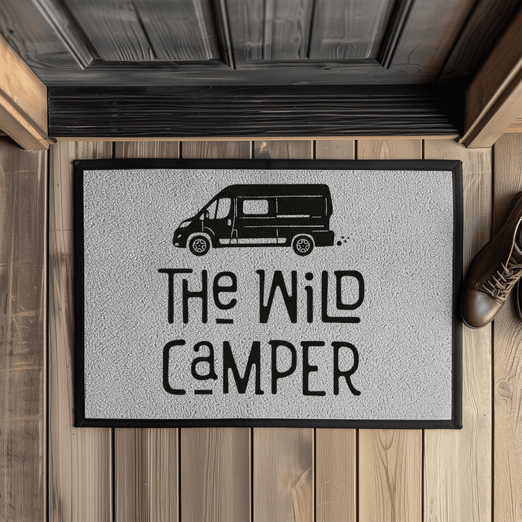 Fußmatte mit Gummirand Van Life: The wild Camper