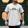 Van Life T-Shirt – Kastenwagen mit Herzschlag – Weiß, Vorderansicht
