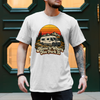 Van Life T-Shirt „Home Is Where You Park It“ – Van & Berge – Weiß, Vorderansicht