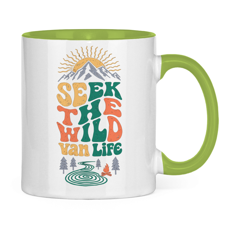 Campertasse „Seek the Wild“ – Berge & Lagerfeuer – Hellgrün, Rückansicht