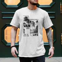 Van Life T-Shirt „Adventure on Wheels“ – Palmen-Collage