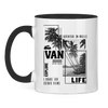 Campertasse „Adventure on Wheels“ – Palmen & Strand – Schwarz, Vorderansicht