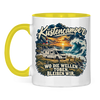 Küstencamper Tasse „Wo die Wellen toben, bleiben wir.“ – Gelb, Vorderansicht