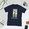 Lustige Möwe Shirt, Freche Möwe T-Shirt, Möwen Spruch Shirt, Möwen Humor T-Shirt, Küstenvogel Shirt, Möwe mit Kaffee Shirt, Möwe mit Sonnenbrille Shirt, Moin Möwe Shirt,Anker Camper Shirt, Bulli am Strand Shirt, Leuchtturm und Camper Shirt, Meer Camper T-Shirt, Wellen und Wohnmobil Shirt, Vanlife Küstenmotiv, Segelboot und Camper Shirt, Maritime Roadtrip Illustration 