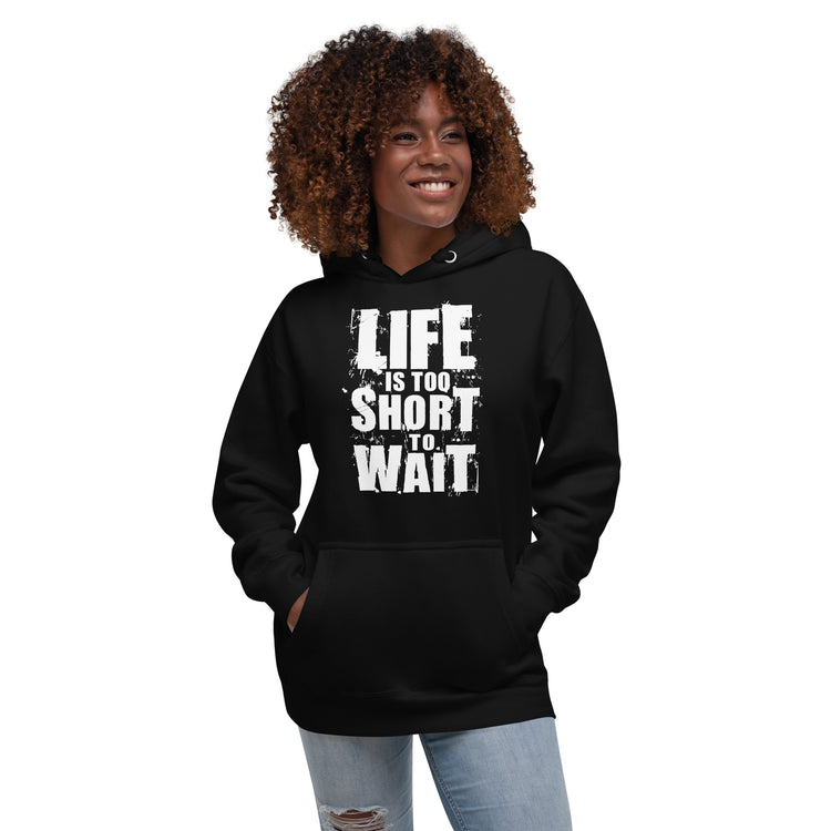 Camper-Hoodie " Life is too Short to Wait Vanlife " – Variante 2 – Schwarz, Vorderansicht