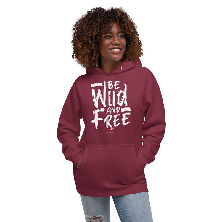 Camper-Hoodie " Be Wild and Free Vanlife – Bordeauxrot, Vorderansicht