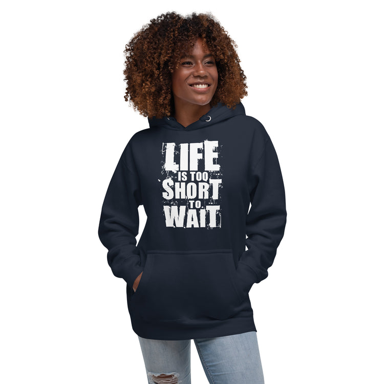 Camper-Hoodie " Life is too Short to Wait Vanlife " – Variante 2 – Dunkelblau, Vorderansicht